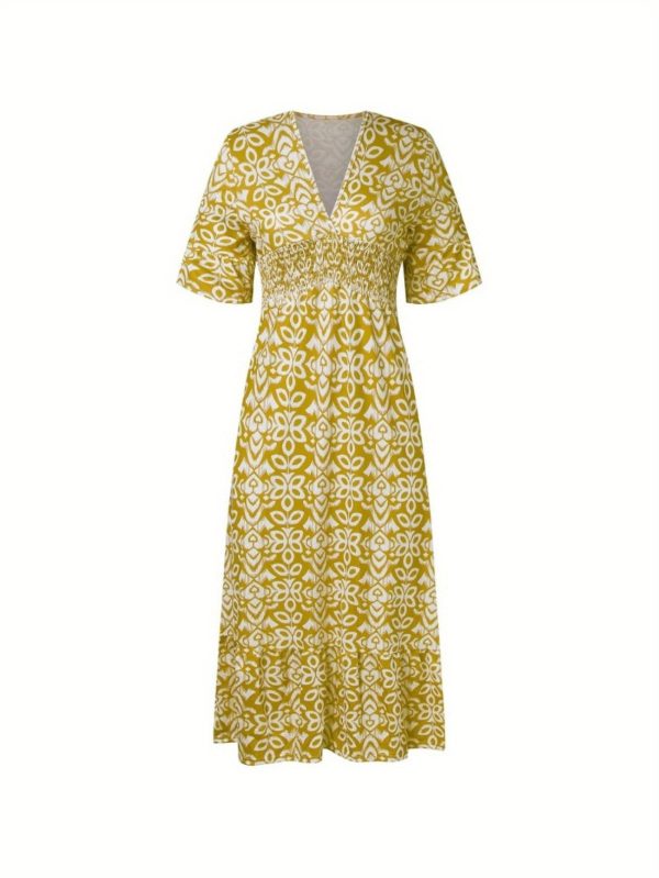 Yellow Bohemian casual print V-neck pleated waist long dress, V-neck, high waist, loose design, this dress is comfortable and slim fit, suitable for strolling on the beach or enjoying leisure gatherings